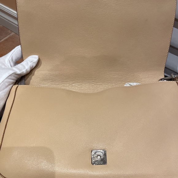 Gucci Shoulder Bag - Picture 5 of 9